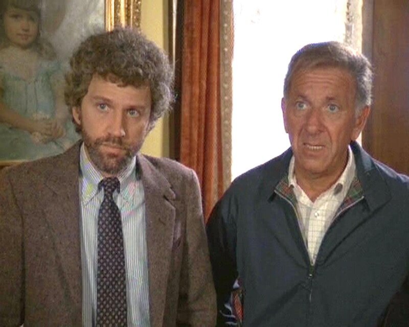 Quincy (Jack Klugman) und Kollege Dr. Walter Ross (John Rubinstein) ermitteln gemeinsam. – Bild: RTLup