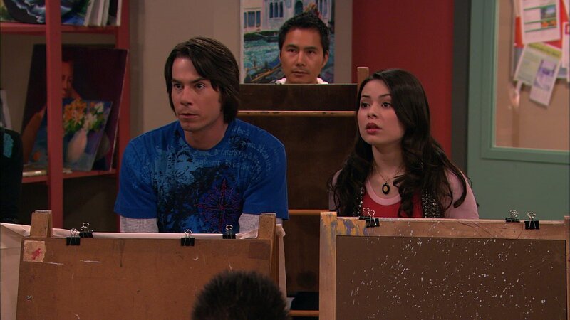 Vorne, v.li.: Spencer Shay (Jerry Trainor), Carly Shay (Miranda Cosgrove) – Bild: Paramount