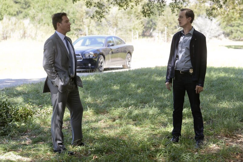 Um den Mörder eines Militärpolizisten zu fassen, ermittelt Tony und McGee undercover … – Bild: CBS Television /​ Darren Michaels