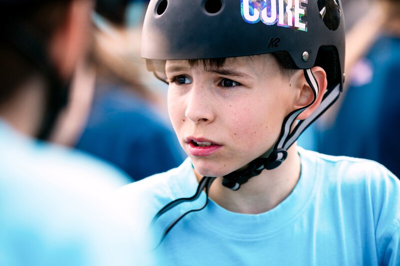 SRF Kids – Next Level: Staffel 4 Folge 1 Wer schafft den Kickboard-Wahnsinn? Challenge Tusigfüessler – Bild: SRF
