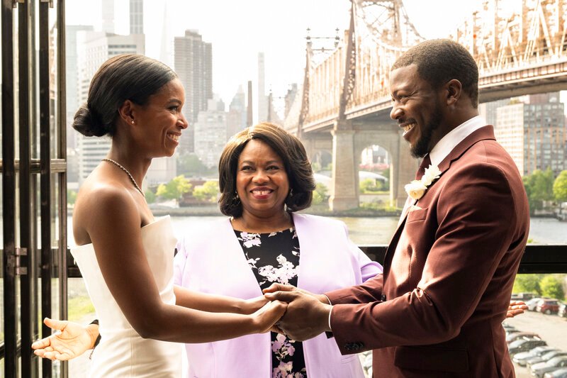 Pictured (L-R): Caroline Harris as Cora Love, Adrienne D. Williams as Esther, and Edwin Hodge as Special Agent Ray Cannon. – Bild: CBS