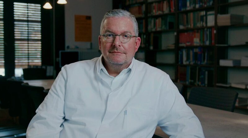 Rechtsmediziner Dr. Matthias Kettner, Frankfurt. – Bild: HR