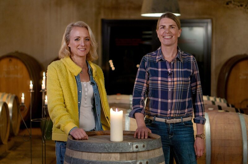 Anna Lena Dörr (links) mit Eva Vollmer. – Bild: SWR
