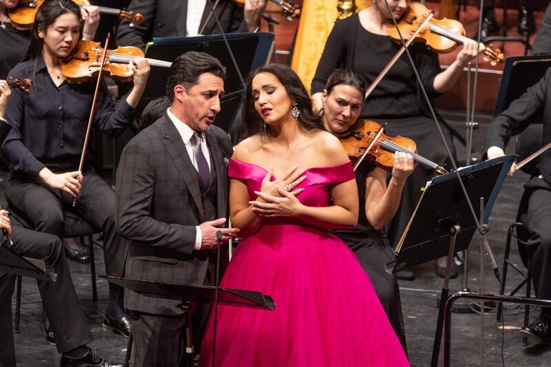 Charles Castronovo (Tenor) und Carolina López Moreno (Sopran). – Bild: Markus Konvalin /​ BR