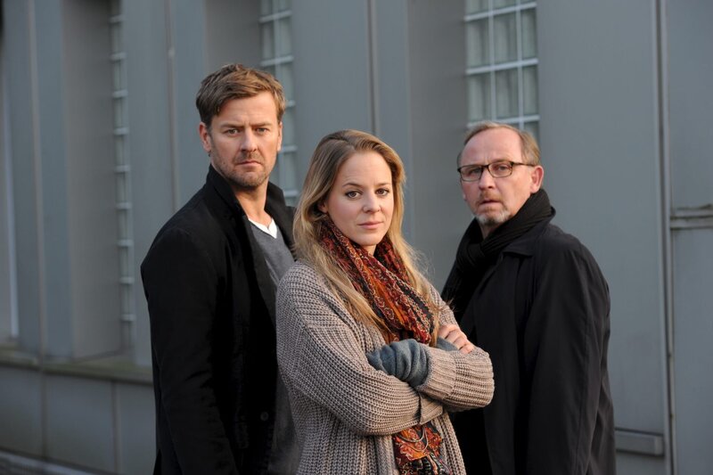 From left to right :Harald Neuhauser (Marcus Mittermeier), Angelika Flierl (Bernadette Heerwagen), Josef Schaller (Alexander Held). – Bild: ZDF/​Jürgen Olczyk