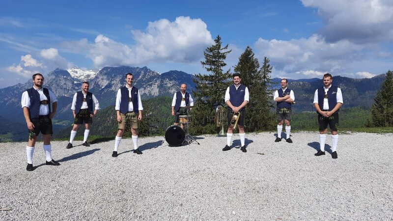 Die Blasmusikformation Kellerblech. – Bild: Jennifer Bik /​ BR, Constantin Entertainment GmbH /​ BR/​Constantin Entertainment GmbH/​Jennifer Bik