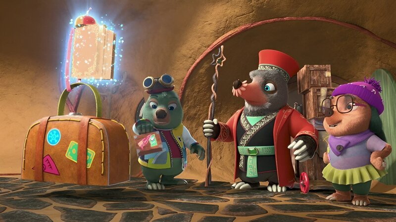 Das magische Buch Mauli will nicht glauben, dass es allein zu Hause bleiben soll, während Moley verreist. – Bild: ZDF/​Two Daughters Entertainment Ltd