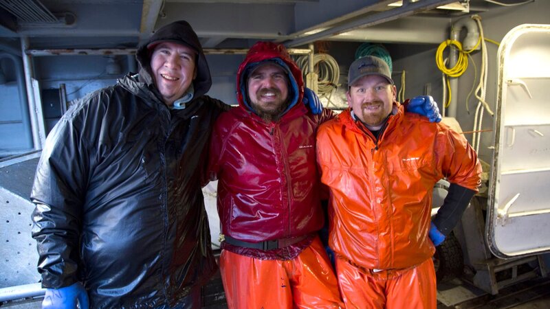 The new crew of the Kiska Sea. – Bild: 916⁠–⁠580⁠–⁠4622./​Josh Thomas