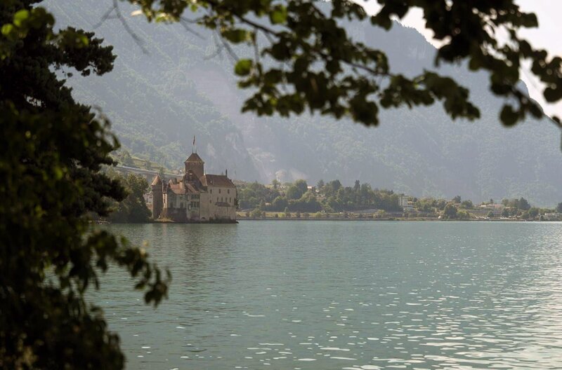 Wegen aktiver Teilnahme am Aufstand der Pariser Kommune wurde der Künstler Gustave Courbet polizeilich gesucht. In einer Nacht-und-Nebel-Aktion flüchtete der französische Maler 1873 in die Schweiz. – Bild: Elephant Doc
