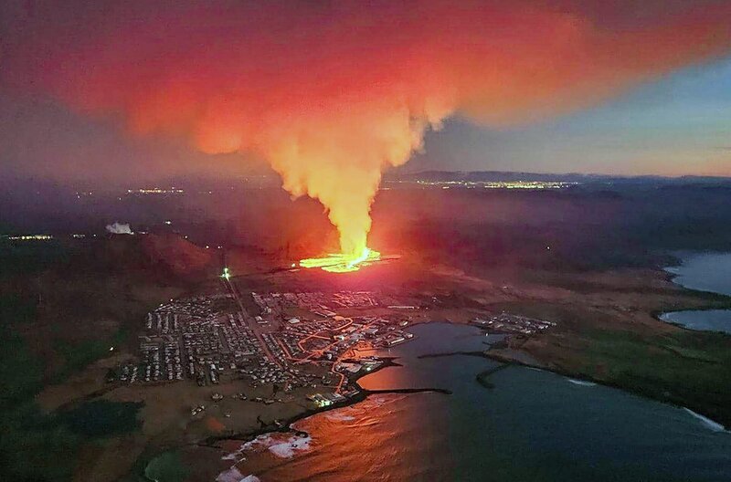 Im Januar 2024 sorgte ein beeindruckender Vulkanausbruch auf Island für ein großes Spektakel, das Bürger und Journalisten anlockte. – Bild: Icelandic Department of Civil Protection and Emergency Management/​ARTE France Développement