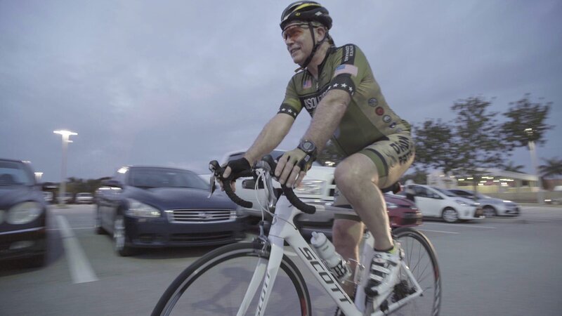 Admiral Tidd rides his bike – Bild: The National Geographic Channel.