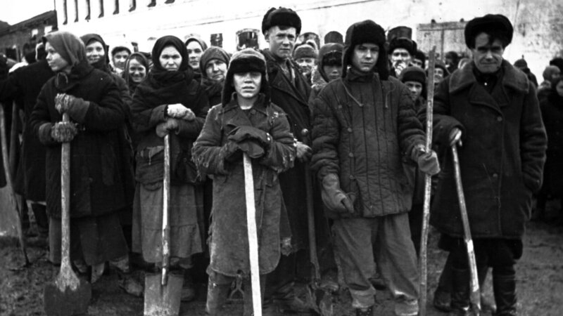 Ostarbeiter, 1942. – Bild: ZDF