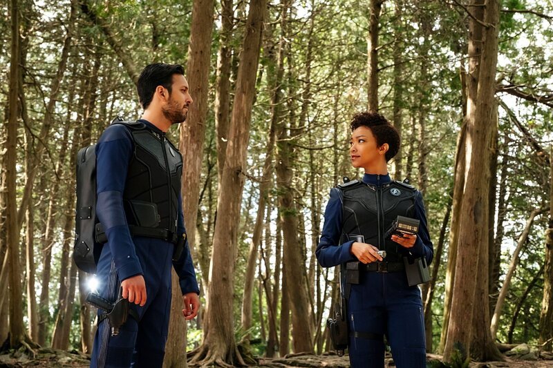 „Si Vis Pacem, Para Bellum“ -- Episode 108 -- Pictured (l-r): Shazad Latif as Lieutenant Ash Tyler; Sonequa Martin-Green as First Officer Michael Burnham of the CBS All Access series STAR TREK: DISCOVERY. – Bild: Jan Thijs /​ Paramount/​CBS