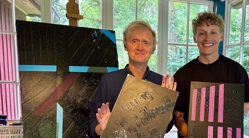 Pierre M. Krause besucht den erfolgreichen Sänger Tim Bendzko in seinem Haus bei Potsdam, wo Tim auch sein eigenes Tonstudio hat – und ein Atelier, denn seit einer Weile ist der erfolgreiche Sänger auch als Künstler aktiv. – Bild: SWR