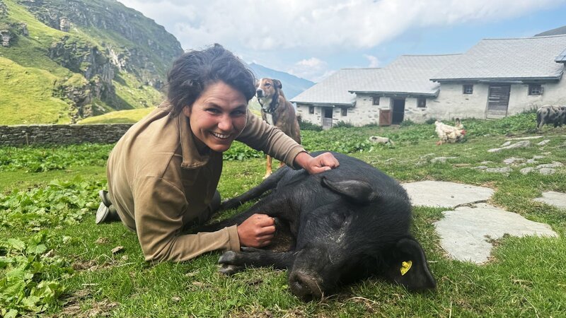 Maya Lareida, Alp Tomül – Bild: SRF