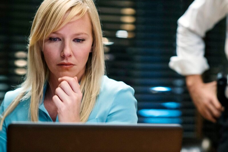 Ein merkwürdiger Fall beschäftigt Amanda Rollins (Kelli Giddish): Eine Frau beschuldigt ihren früheren Geliebten, gewalttätig geworden zu sein. Doch als die Detectives sie zu der Tat befragen wollen, revidiert sie plötzlich ihre Aussage und will von einer Anzeige absehen. – Bild: RTL /​ NBC Universal
