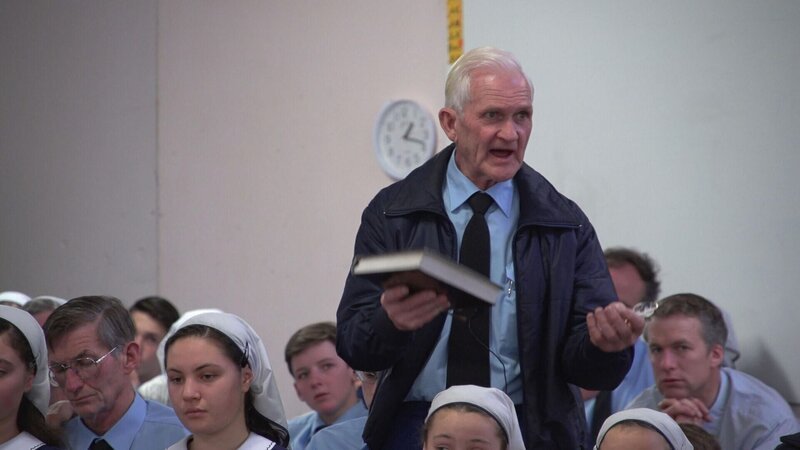 Howard Temple (Anführer Gloriavale) +++ Die Verwendung des sendungsbezogenen Materials ist nur mit dem Hinweis und Verlinkung auf RTL+ gestattet. – Bild: RTL /​ Warner Bros. International Television Production New Zealand /​ Die Abtrünnigen