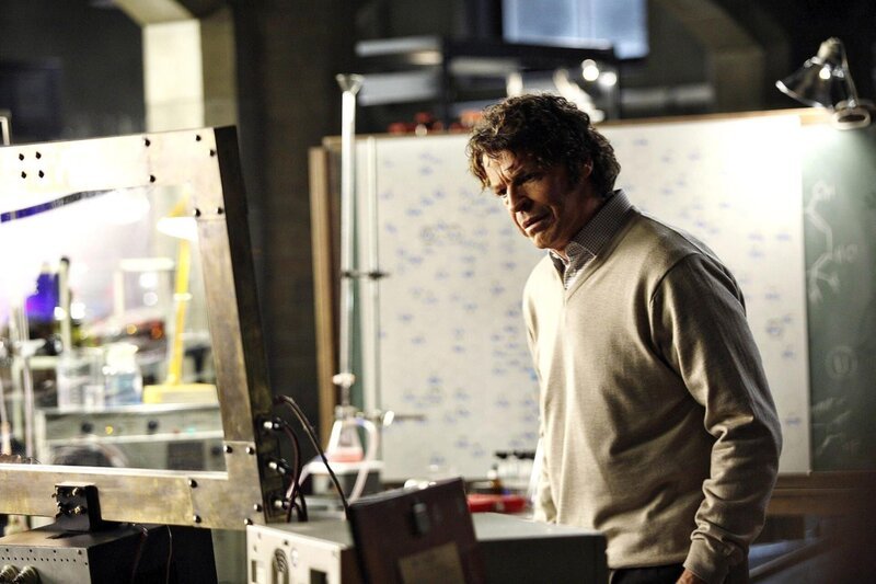 Dr. Walter Bishop (John Noble) – Bild: PLURIMEDIA (Warner Bros)