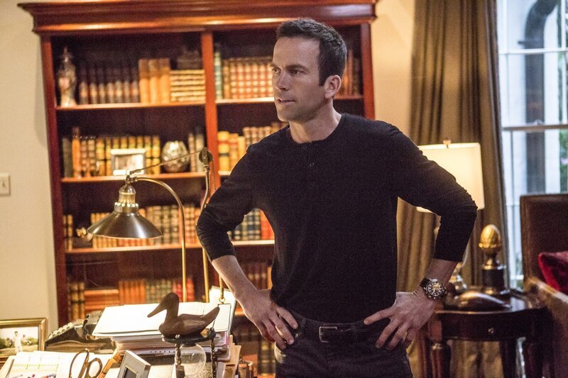 „Ties That Bind“ --  A petty officer’s murder leads the team to a family-owned night club where Pride’s mother used to perform weekly. Also, Lasalle muss dringend nach Alabama zurückkehren, nachdem er einen unerwarteten Anruf von seiner Familie erhalten hat. – Bild: CBS Broadcasting, Inc. /​ Skip Bolen