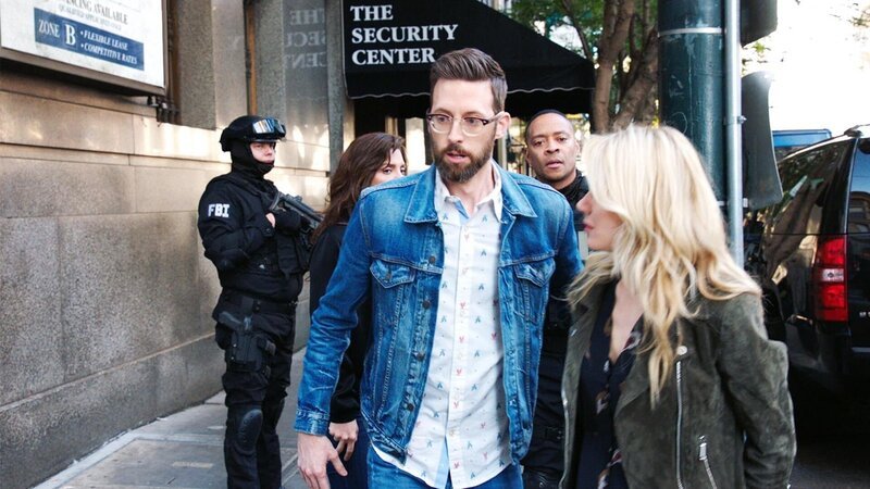 Vanessa Ferlito (Tammy Gregorio), Jason Turner (agent du FBI), Rob Kerkovich (Sebastian Lund), Kristen Hager (Adrian Cohen) – Bild: PLURIMEDIA (CBS Broadcasting Inc.)