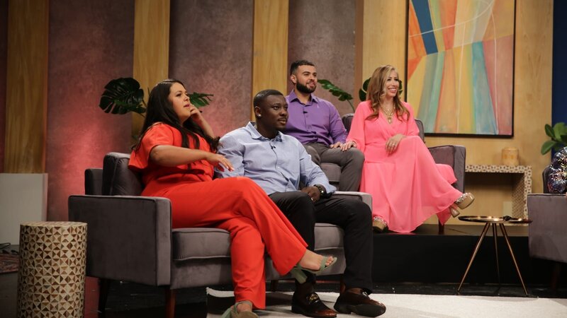 Yve, Mohamed, Emily, and Kobe on set. – Bild: Warner Bros. Discovery