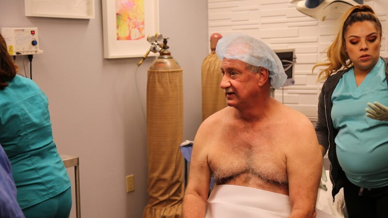 The medical assistant’s at Dr. Lee’s office prep Tim for surgery. – Bild: Discovery Communications, LLC