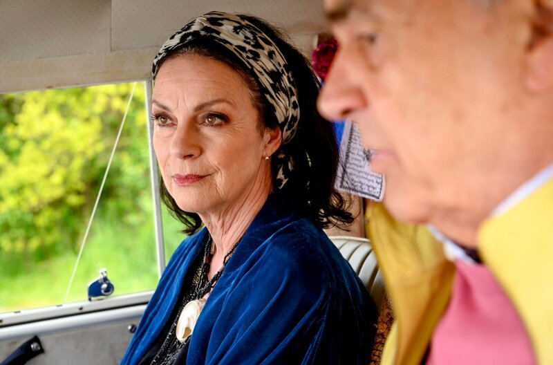 Die Ehe von Carl (Walter Kreye) und Luise (Sabine von Maydell) ist eine gelebte Dauerkrise. – Bild: ARD Degeto/​Martin Rottenkolber