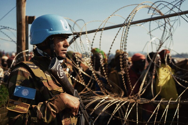 NZZ Format Aussichtslose Uno-Mission – Wie die Blauhelme in der DR Kongo am Krieg verzweifeln Blauhelm in Kongo-Kinshasa im Einsatz SRF/​NZZ Format – Bild: SRF1