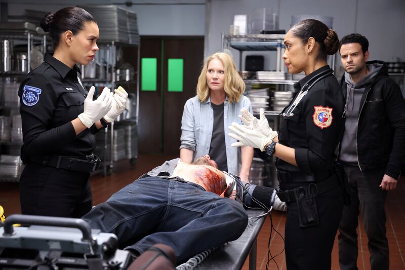 (v.l.n.r.) Nancy Gillian (Brianna Baker); Amy (Tara Buck); Tommy Vega (Gina Torres); Anthony Marlowe (Alexander Bedria) – Bild: Twentieth Century Fox Film Corporation.