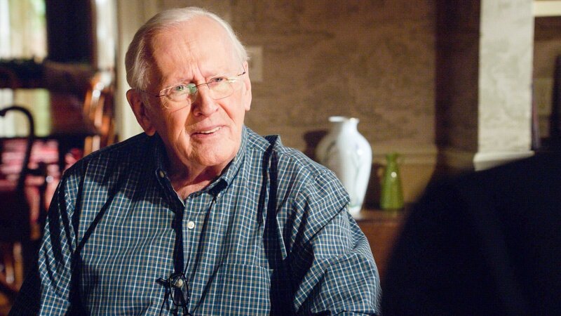 Len Cariou (Henry Reagan). – Bild: ORF/​Sevenone International/​CBS