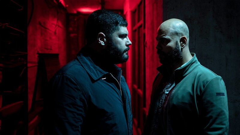 Genny Savastano (Salvatore Esposito, l.) und Ciro Di Marzio (Marco D’Amore, r.) – Bild: AXN Black