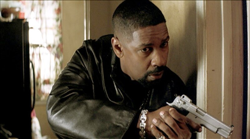 Alonzo Harris (Denzel Washington) ist ein ebenso hartgesottener wie skrupelloser Polizist! – Bild: RTL II Alonzo Harris (Denzel Washington) ist ein ebenso hartgesottener wie skrupelloser Polizist! – Bild: RTL II