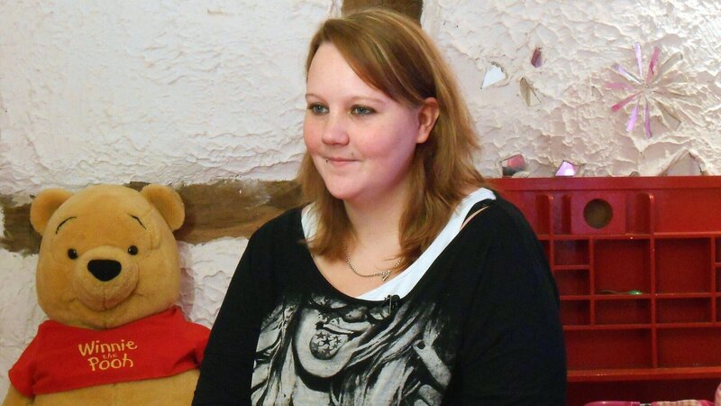 Die 28-jährige Biggi ist mit Leib und Seele Mutter ihrer sechs Kinder. – Bild: RTL II