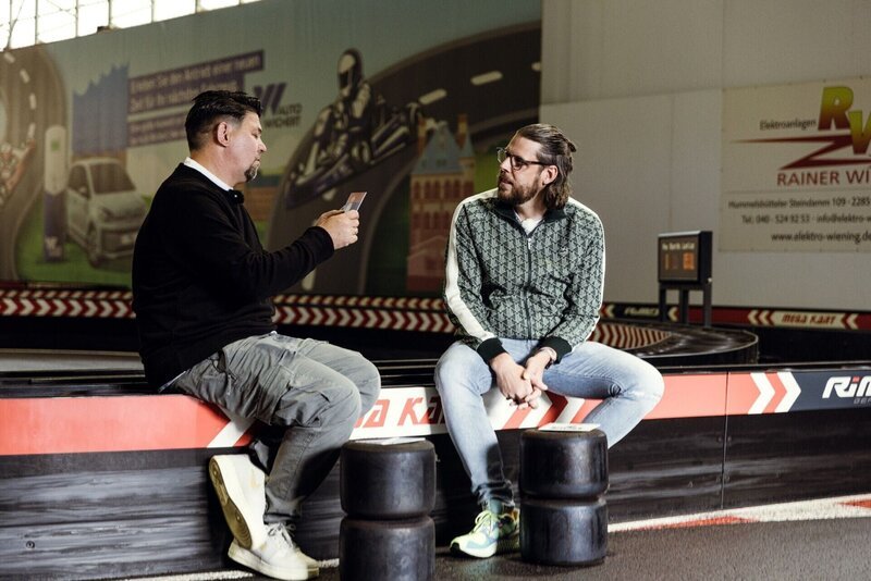 Tim Mälzer (l.) und Philipp Vogel – Bild: RTL /​ Hendrik Lüders /​ Tim Mälzer vs. Philipp Vogel