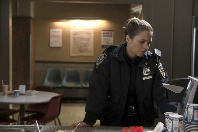 Eddie Janko (Vanessa Ray) – Bild: PLURIMEDIA (CBS Broadcasting Inc.)