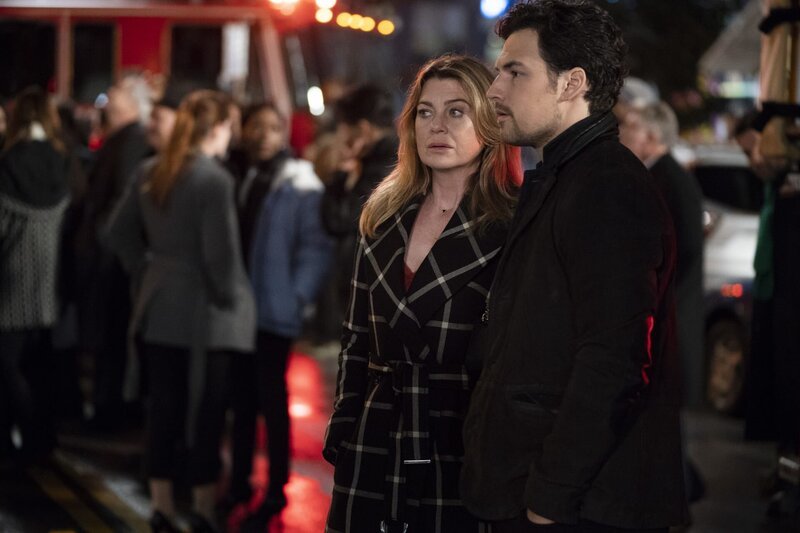 Dr. Meredith Grey (Ellen Pompeo, l.); Dr. Andrew DeLuca (Giacomo Gianniotti, r.) – Bild: ABC Studios /​ Eric McCandless