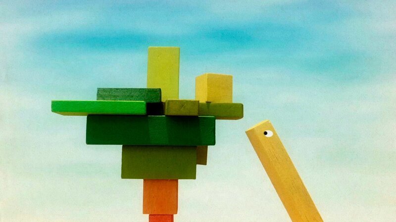 Giraffe isst Blätter vom Baum – Bild: MDR/​Animated Stories/​Falk Schuster