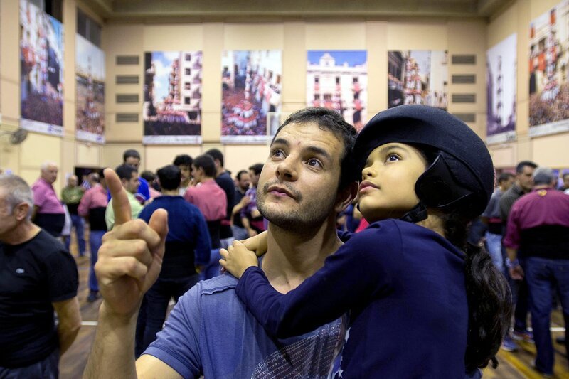 Sofia mit ihrem Vater beim Training – Bild: MedienKontor/​Dietrich von Richthofen