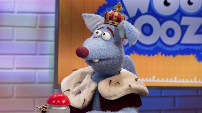 Das Moderatoren-Team Benedikt Weber und Woozle Goozle. – Bild: SUPER RTL /​ Thomas Fähnrich