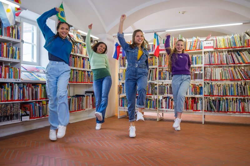 Die TA Kids tanzen sich frei mit ihrem neuen Song „Frei sein“ – Bild: ZDF/​Andre D Conrad