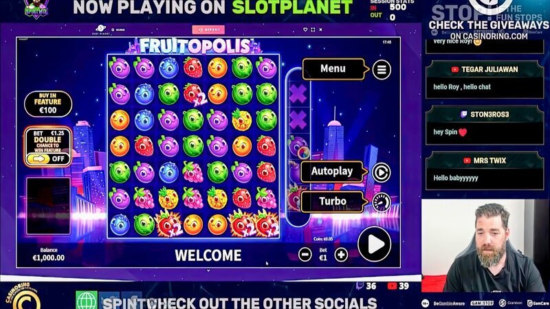 Die Online-Streamer, wie „Spintwix“, verdienen damit Geld, dass sie auf einer Internetplattform live vor Publikum zocken. – Bild: ORF/Zeitsprung Pictures/Detlev Konnerth Die Online-Streamer, wie „Spintwix“, verdienen damit Geld, dass sie auf einer Internetplattform live vor Publikum zocken. – Bild: ORF/Zeitsprung Pictures/Detlev Konnerth
