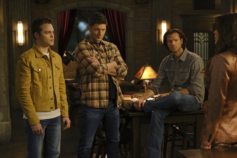 L-R: Jack (Alexander Calvert), Dean Winchester (Jensen Ackles) and Sam Winchester (Jared Padalecki) – Bild: Warner Brothers