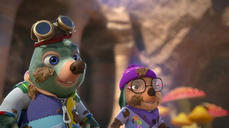 Für Moley und Dotty ist Erde und Schlamm überhaupt nichts Schlimmes. Man kann damit sogar viel Spaß haben. – Bild: ZDF/​Two Daughters Entertainment Ltd 2022