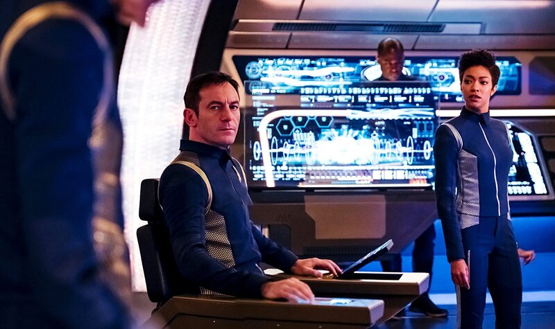 „Lethe“ -- Episode 106 -- Pictured (l-r): Jason Isaacs as Captain Gabriel Lorca; Sonequa Martin-Green as First Officer Michael Burnham of the CBS All Access series STAR TREK: DISCOVERY. – Bild: Jan Thijs /​ Paramount/​CBS