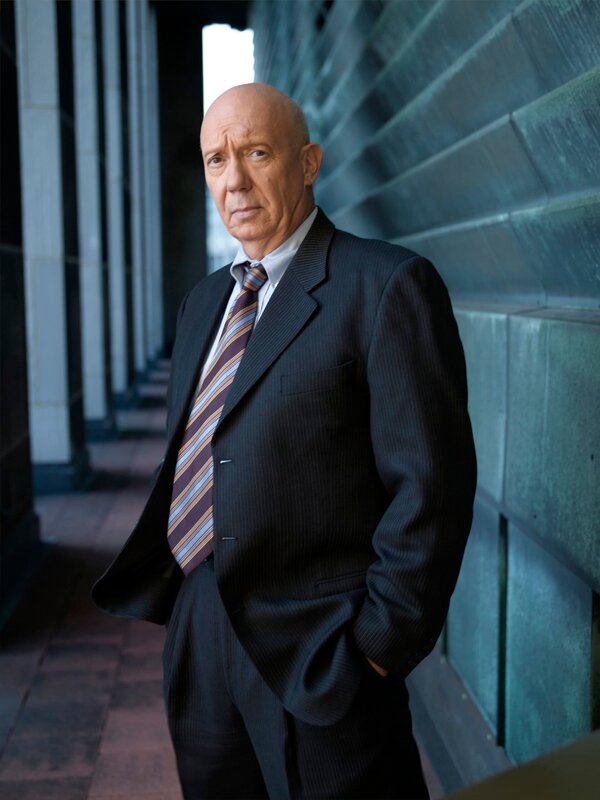 Dann Florek as Capt. Donald Cragen – Bild: Universal Network Television /​ 13TH STREET