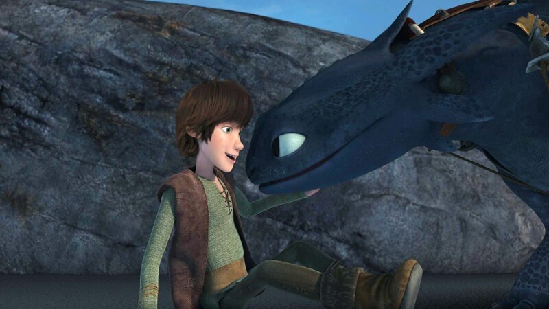 Hicks und Drache Ohnezahn werden von den anderen Wikingern befreit. – Bild: SUPER RTL