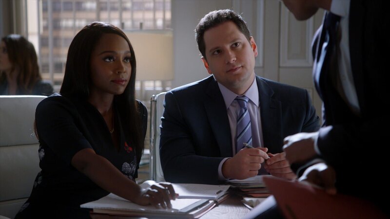 Michaela Pratt (Aja Naomi King) und Asher Millstone (Matt McGorry) – Bild: TVNOW/​ ABC Studios