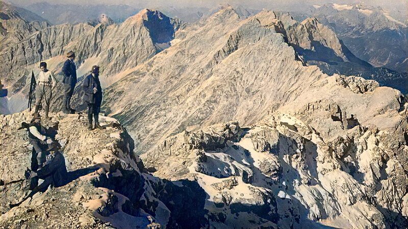 Bergwanderer um 1920. – Bild: ORF/​IP Film