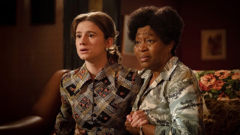 Jill Mellor (Justine Emma Moore) und Florence Wray (Angela Wynter) – Bild: Neal Street Productions