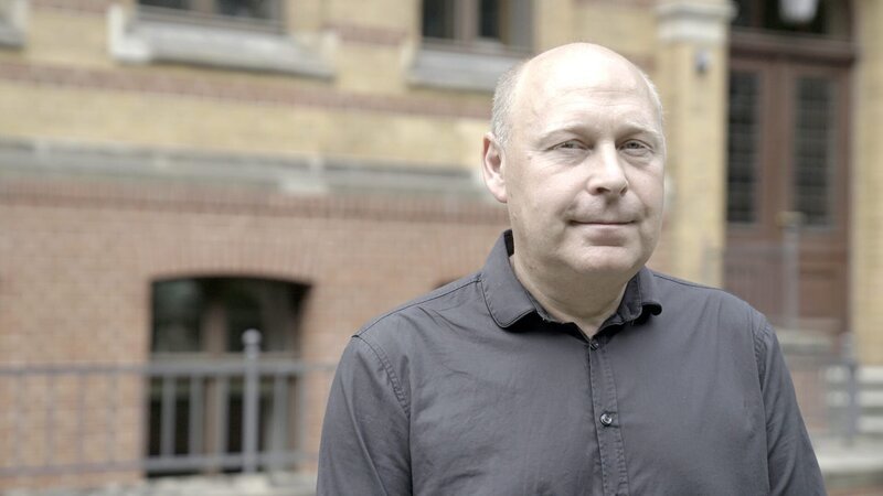Dr. Fred Hattermann erforscht Hochwasser am Potsdam-Institut für Klimafolgenforschung. – Bild: ORF/​ZDF/​Jörg Rambaum